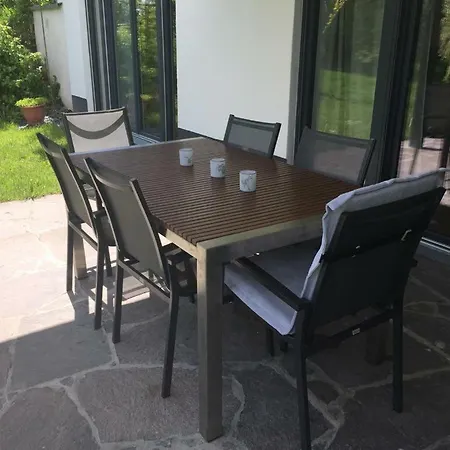 Elzerland Apartment *