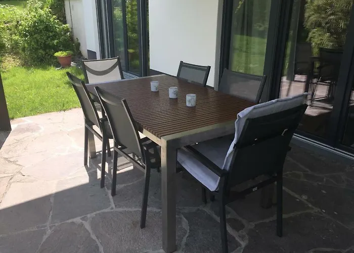 Elzerland Apartment *